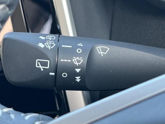 国産車から輸入車まで多様なお客様のニーズのお応えできるように、全国規模で豊富な在庫展開！車のことならWECARSへ！