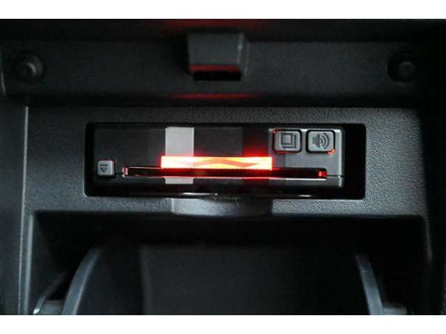 ETC車載器です。　高速・有料道路の料金をキャッシュレス、スムーズに通過できます。