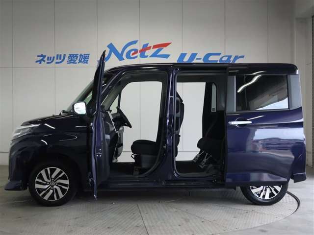 両側パワースライドドア付きだから、狭い駐車スペースなどでの 乗り降りラクラク！小さなお子さまのいるご家庭には嬉しい装備。