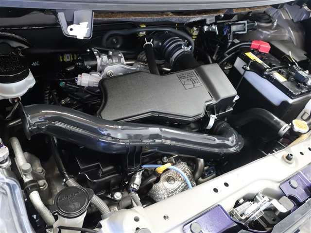 エンジンルームクリーニング済みです。購入後のメンテナンスは当社のメカニックが、大切なおクルマを安全で快適にご使用いただくためのお手伝いをいたします。