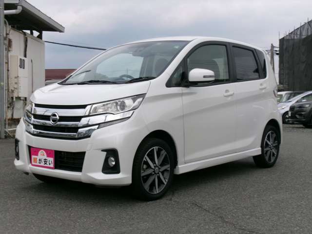 中古車でもとっても綺麗♪納車前に、ボディはガラスコーティングを行います♪ピカピカの「光沢」・「艶」の状態で御納車致します！