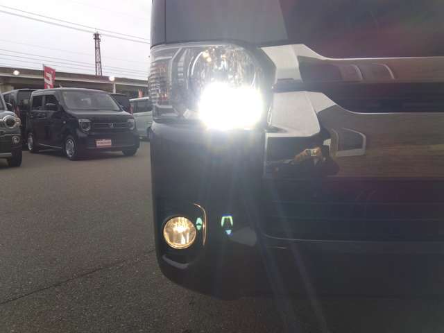 4WD☆SDナビ☆フルセグTV☆DVD再生☆BLUETOOTH☆バックカメラ☆ETC☆Wパワースライドドア☆ハーフレザーシート☆LEDランプ☆スマートキー☆プッシュスタート☆
