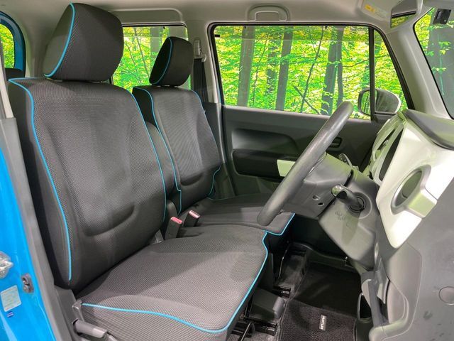 運転席シート廻りは使用感も少なく、良好な状態となっています。丁寧に使われていたことがよくわかりますね。