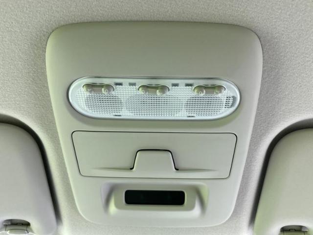 国産車から輸入車まで多様なお客様のニーズのお応えできるように、全国規模で豊富な在庫展開！車のことならWECARSへ！