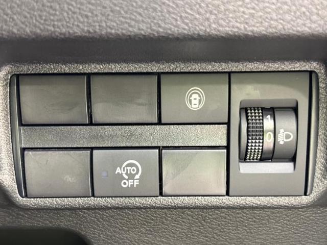 WECARSの展示場では実際に見て、触ってお車をお選びいただけます！知識の豊富な営業スタッフが様々なカーライフをご提案いたします！