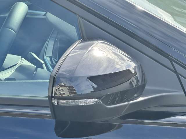 他車にウインカー点灯が見やすくなっており、事故の回避に繋がります。