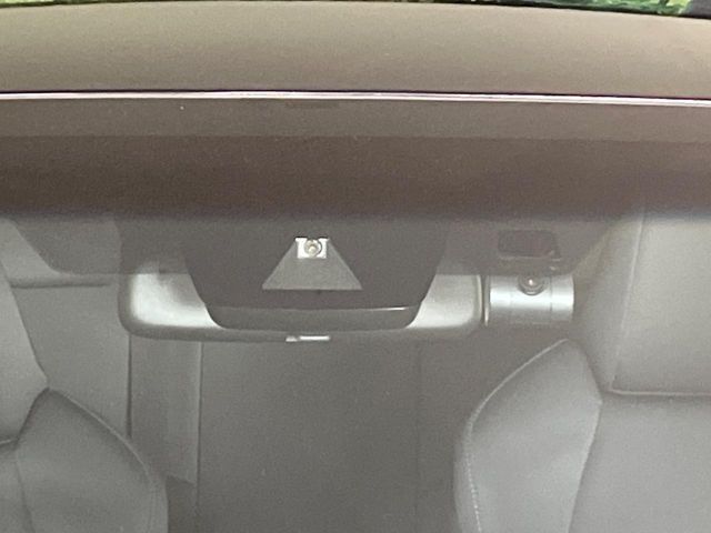 【トヨタセーフティセンス】走行中に前方の車両等を認識し、衝突しそうな時は警報とブレーキで衝突回避と被害軽減をアシスト。より安全にドライブをお楽しみいただけます。