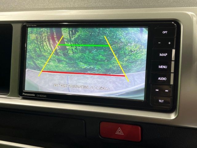 【バックカメラ】駐車時に後方がリアルタイム映像で確認できます。大型商業施設や立体駐車場での駐車時や、夜間のバック時に大活躍！運転スキルに関わらず、今や必須となった装備のひとつです！
