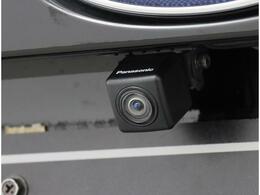 後方確認に便利なバックカメラ装備！！バックカメラにはガイド線を表示することも可能で、狭い駐車場や後方が確認しづらい場所に駐車するときや、車を切り返す時に便利な装備です！！
