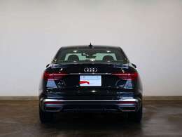 Audi A4 35 TFSI S line/マトリクスLEDヘッドライト/アルミホイール 5Yスポークデザイン 8Jx18
