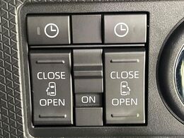 【両側パワースライドドア】スマートキーや運転席のスイッチで後席両側スライドドアの開閉が可能♪電動だから力を入れてドアを開ける必要が無く、小さなお子様でも簡単に開け閉めでき快適です♪