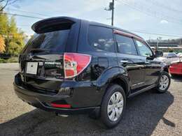 フォレスターは、1997年の初代モデル発売以来、国内外の市場で高い評価を得て、第3世代を迎えた。スーツの似合うモダンなSUVをコンセプトに、都会的でモダンなデザインを採用！！