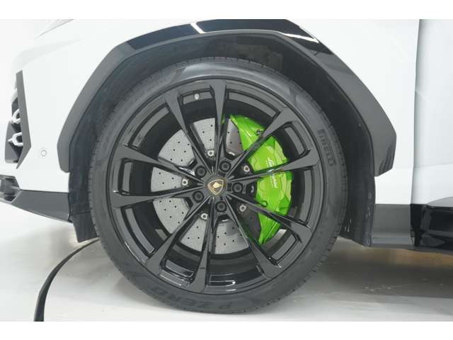 CCB with Green painted brake calipers￥126,929円