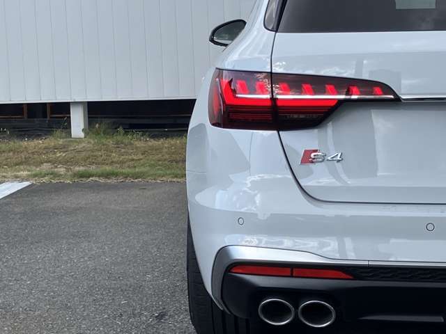 LEDテールライト＆シーケンシャルウインカー　装備
