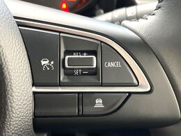 【アダプティブクルーズコントロール】高速道路での長距離走行が楽に！！自動で速度を保つクルーズコントロールが、衝突軽減システムと連携し、前方の車両を感知して車間を保つように速度調節してくれます！！