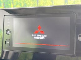 【ディスプレイオーディオ】視認性が高いディスプレイ付きオーディオを装備♪操作性も良好で直感的なソース選択が可能です。