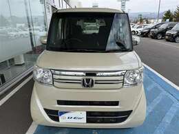 主な装備は、カーナビ、バックモニター、シートベンチレーション、ETC、エンジンスターター、ワンオーナー車、4WD車となっております。