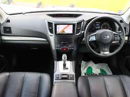 スッキリとしたレガシィWらしいデザインのダッシュ回り！フロントビューの視認性もよく運転しやすいと思います★