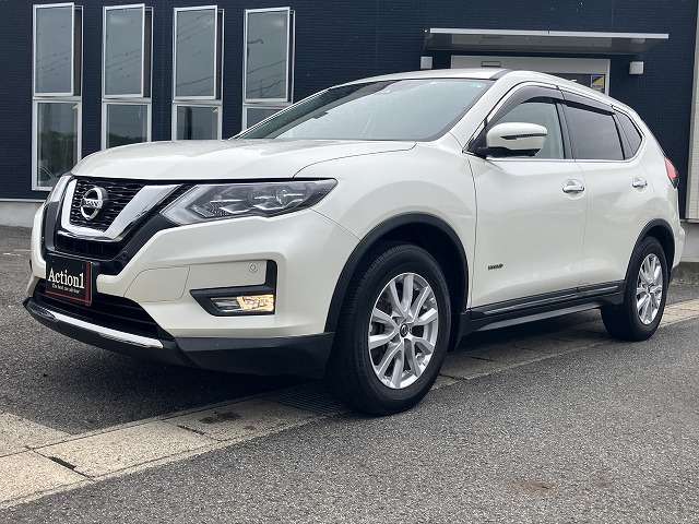 【スーパーガラスコーティング】お車ご成約時の付帯率は驚きの90％OVER。アクション1自慢の【スーパーガラスコーティング】見違えるほどの輝きを放ち、納車後のメンテナンスも楽々。是非一度お試し下さい。