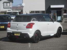 カーマックスは安心の自社認証工場、自社鈑金工場完備しております。お客様をトータルサポート致します。　ご購入後のアフターもお任せください。