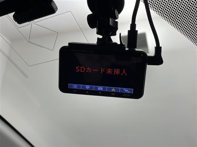 【ドライブレコーダー】映像・音声などの運転中の記録を残します。事故などを起こした起こされた時の証拠になりえますので、もしも時でも安心ですね。