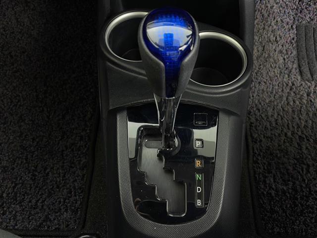 【シフトレバー】シフトも操作しやすく快適なドライブを楽しんでいただけます！