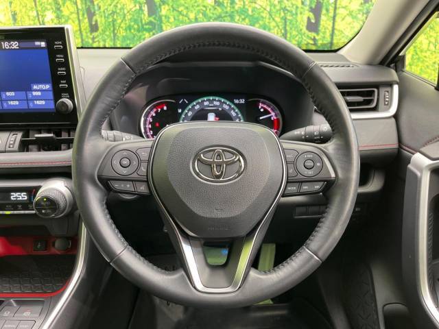 【ステアリングスイッチ】運転中、前方から目線をそらすことなく、オーディオ等の操作が可能な便利機能！安心＆快適なドライブを演出してくれます♪