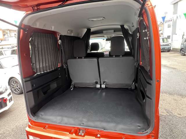 4人乗車でも十分な荷室空間♪