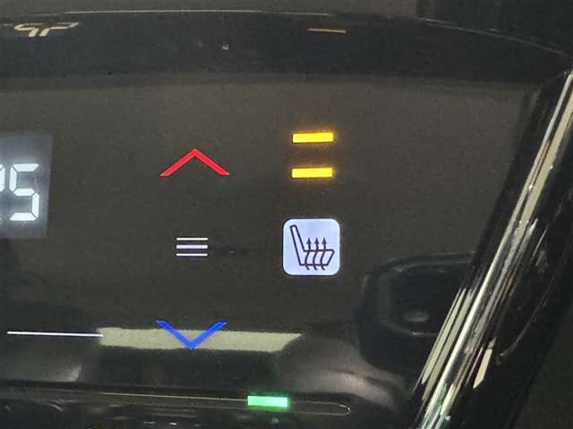 シートヒーター付なので、寒い冬でも快適にドライブが楽しめます！