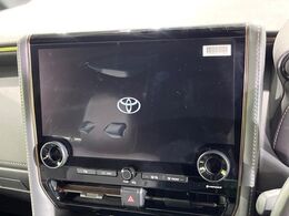 【14インチディスプレイオーディオ】画面内にオーディオ操作はもちろん、空調の調整機能なども盛り込んだ多機能なディスプレイオーディオです！スマートフォン連携はもちろん、車載ナビもお使いいただけます♪