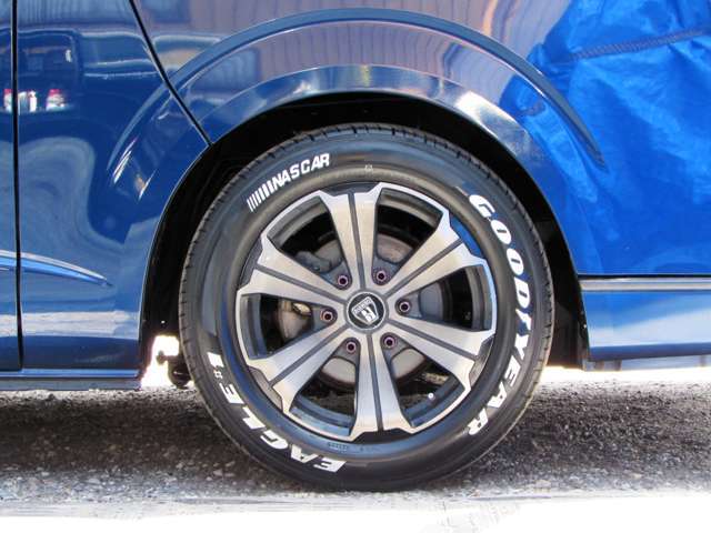 【4WD】広々ワイドバンS-GLカスタム！ベッドキット＆Wエアコンで車中泊♪4型Kit+TRD仕様バンパーガード＆専用ボンネット＆リヤ煌LEDテール＆ローダウン＆バルベロ+ナスカータイヤ！バックソナー！タイミングチェーン