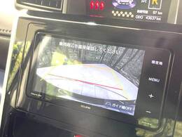 【バックカメラ】駐車時に後方がリアルタイム映像で確認できます。大型商業施設や立体駐車場での駐車時や、夜間のバック時に大活躍！運転スキルに関わらず、今や必須となった装備のひとつです！