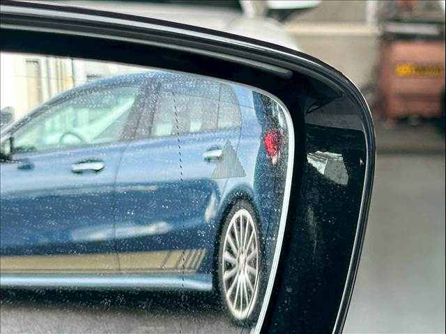 ブラインドスポットモニター搭載で後方から接近する車両にも簡単に気づけます。