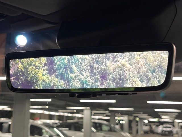 【デジタルインナーミラー】後席の大きな荷物や同乗者で後方が確認しづらい時でも安心！カメラが撮影した車両後方の映像をルームミラー内に表示。クリアな視界で状況の確認が可能です！