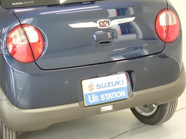 ペダルの踏み間違いやシフトの入れ間違いなど　うっかり誤操作による急発進を防ぐ　誤発進抑制機能を装備しています。