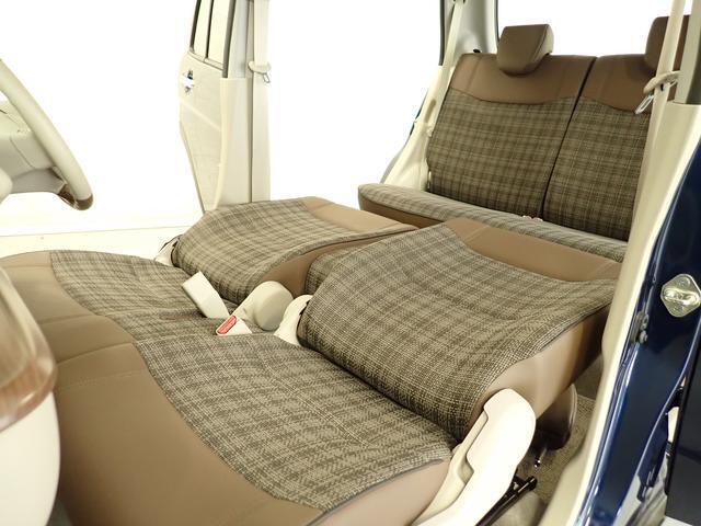 シートアレンジ多彩です。足を伸ばしてゆっくり休憩できる　広々車内です。