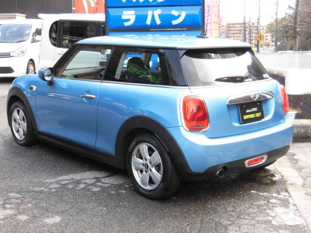 こちらのミニはオークション評価5点中4.5点評価がついている状態の良い車両になります＾＾定休日無しで営業しておりますので、お気軽にお立ち寄り下さい＾＾