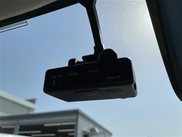 気になる車はこちらの番号にお問い合わせください！なお、お電話での在庫の取り置きはできません。ご来場の際は、商談が重なる事が増えていますので事前に在庫有無をご確認ください！！