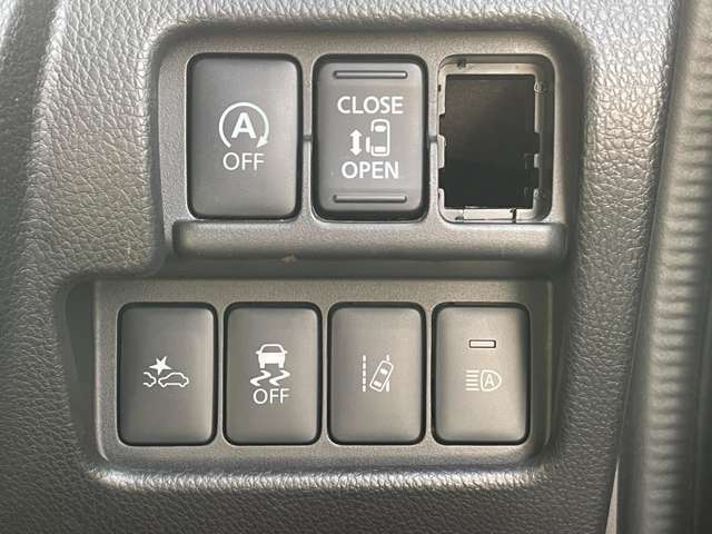 各種スイッチは運転席近くに設置されています★