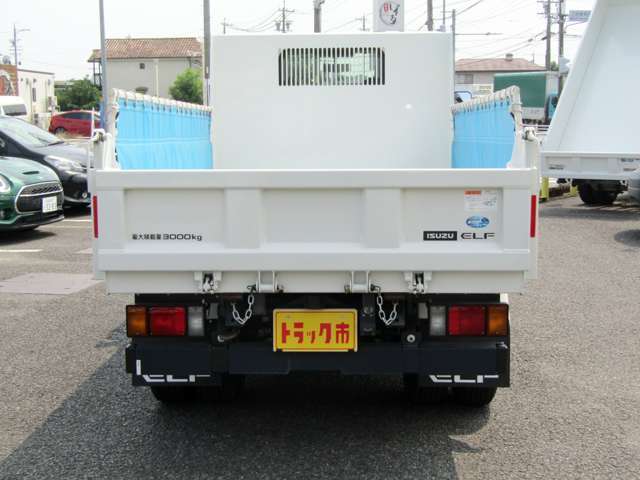 最大積載量は3トン！4ナンバーで小回りラクラクのダンプはいかがですか？