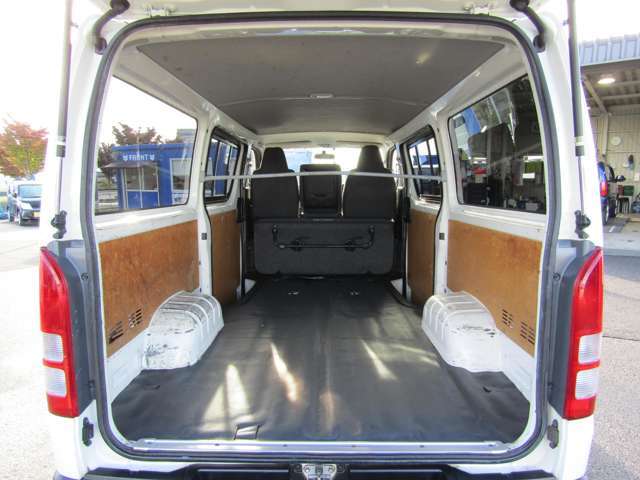 当社にてタイヤ交換も承っております●新品タイヤから中古タイヤやスタッドレスタイヤ等も当社でお安く承りますよ●もちろん社外アルミホイールの取付も承っております●お気軽に当店スタッフまでご相談下さいね●