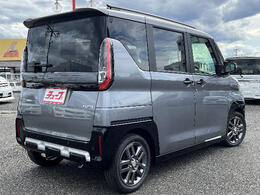 内装はルームクリーニング（室内清掃）後の納車となります♪♪除菌と消臭のメニューもご用意しております。プロスタッフがまごころ込めて仕上げます！！