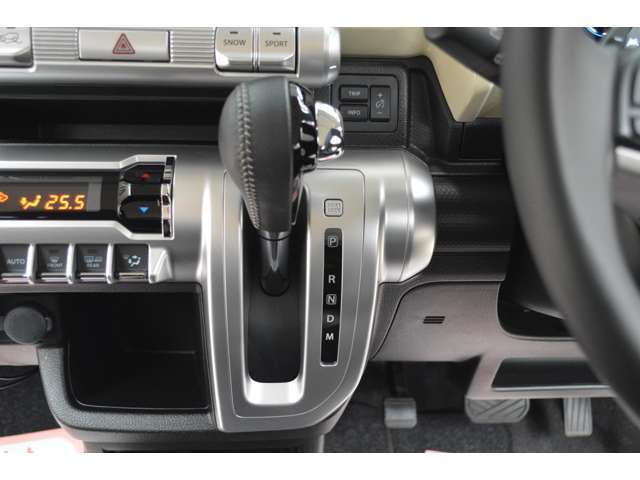 スポーティな走りが楽しめる6速AT車です