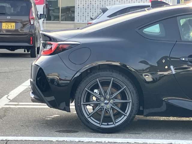 アルミホイール装着しております。