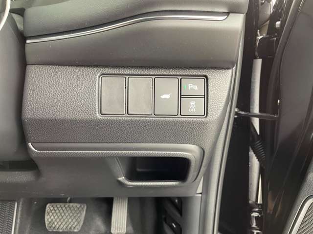 【運転席操作部】快適なドライブを楽しむための機能が装備されています！運転席から触れるので、使いやすいです！除菌プランいれていただくと、さらに清潔で安心していただけます！
