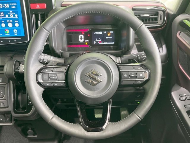 【純正革巻きステアリング】上質な革を使用することで、手にしっかり馴染みとても運転しやすいハンドルです♪