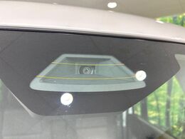 【スズキ　セーフティサポート】走行中に前方の車両等を認識し、衝突しそうな時は警報とブレーキで衝突回避と被害軽減をアシスト。より安全にドライブをお楽しみいただけます。