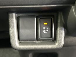 【シートヒーター】寒い日に重宝するシートヒーター！エアコンより早く温まってくれるので寒がりの人も安心ですね♪エアコンの温風は乾燥するから苦手、という方にもをおすすめです。