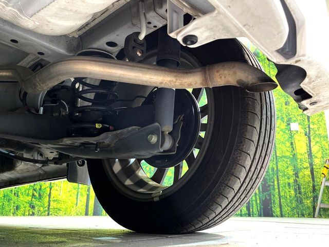 お車を安心してお乗りいただく為には、足回りの定期点検が欠かせません。サービスサポート（有償保証）では無料点検もご提供しており、安心のカーライフをお過ごしいただけるサポート体制が整っています。