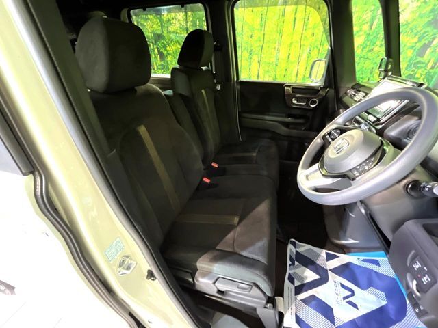 運転席シート廻りは使用感も少なく、良好な状態となっています。丁寧に使われていたことがよくわかりますね。